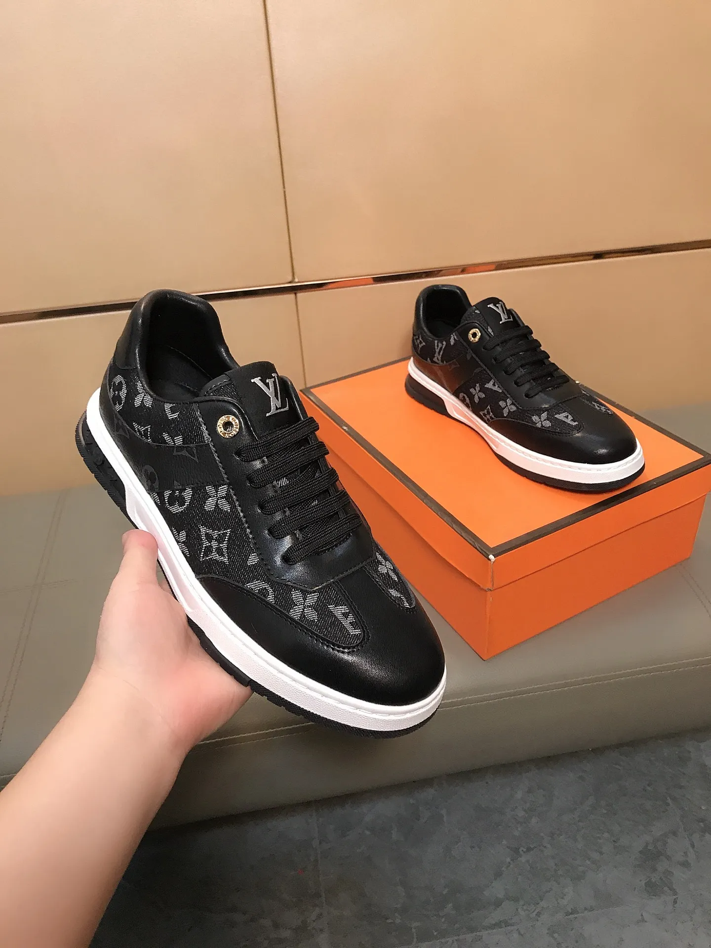 Factory price 400 💰👟👟Louis Vuitton LV ® 🆕New men's casual shoes, 🔛The upper is made of cowhide + brand printed leather splicing design, breathable lining + sheepskin feet, wear-resistant and non-slip outsole, a must-have for driving! Number: 38-44……